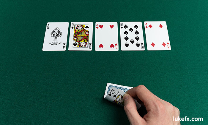 Poker Texas Holdem còn có tên gọi là Xì tố